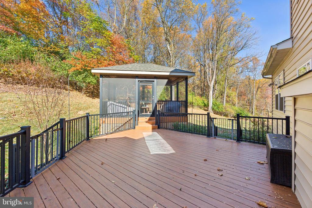 48 Butterworth Ct