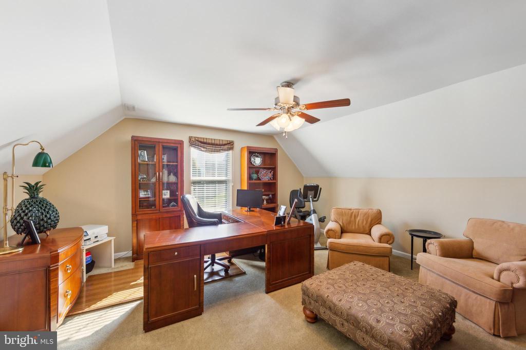 48 Butterworth Ct