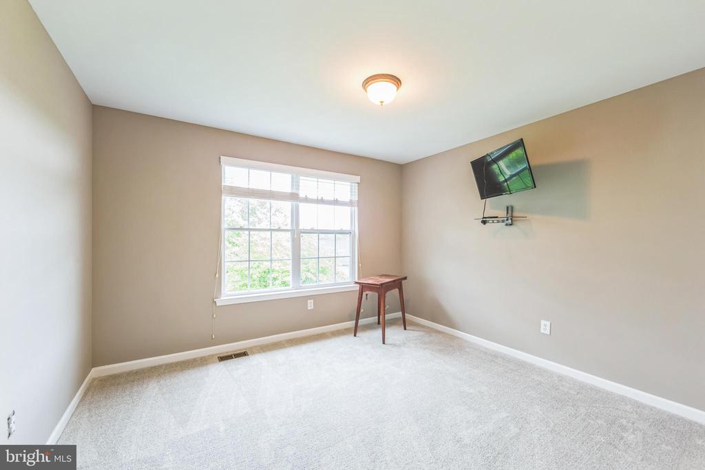 321 McFarland Dr
