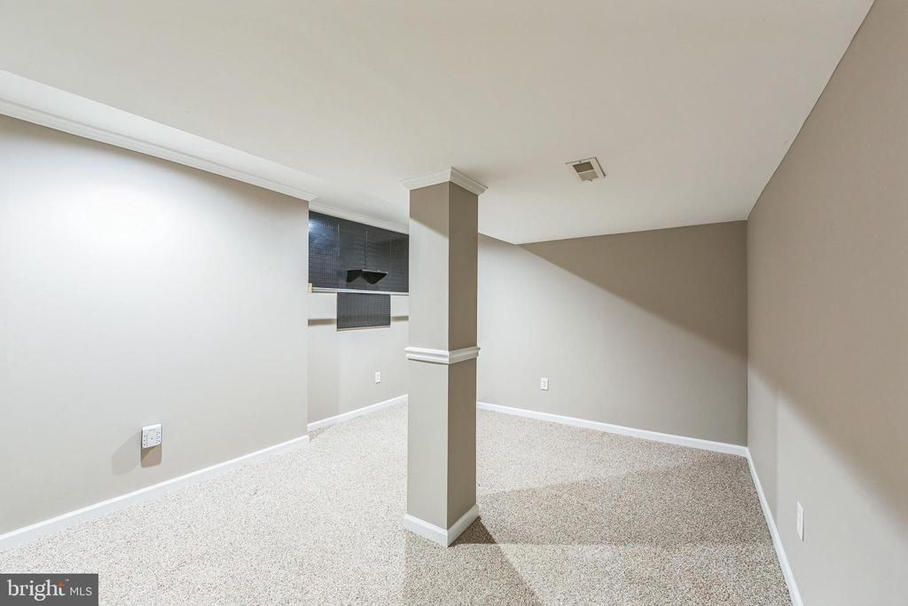 321 McFarland Dr