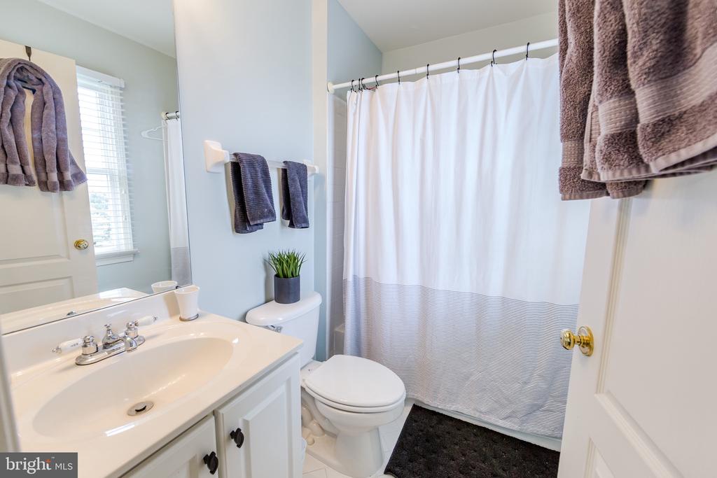 438 Bowen Dr