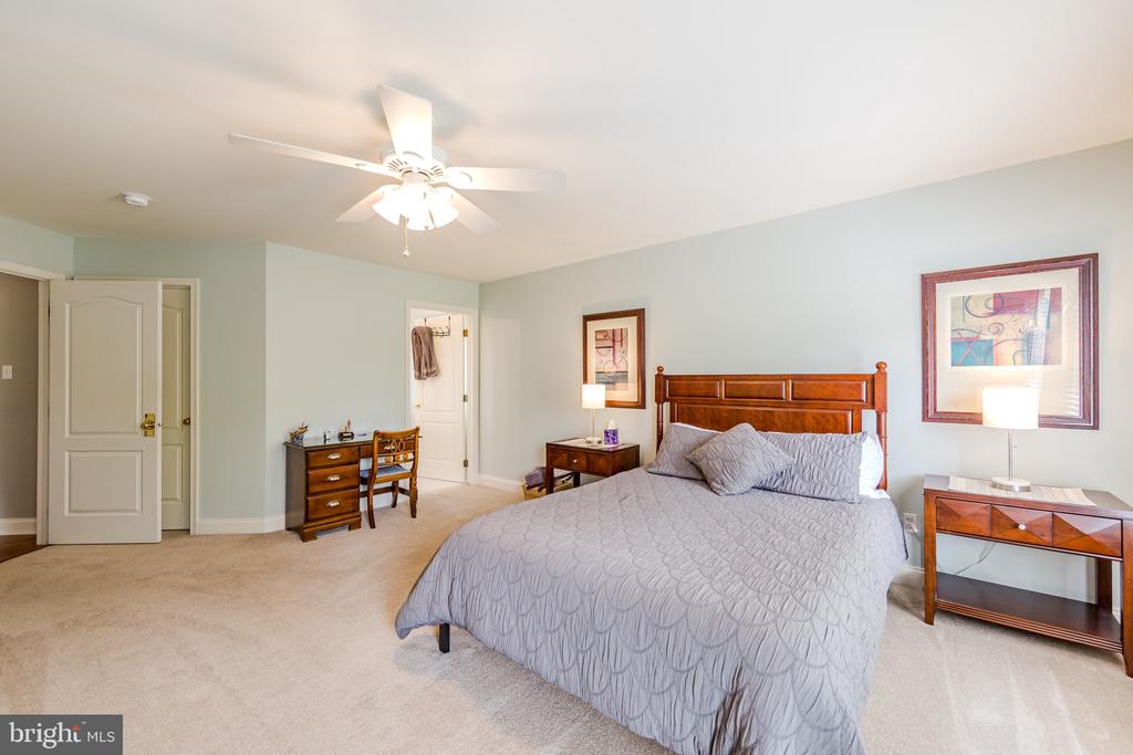 438 Bowen Dr