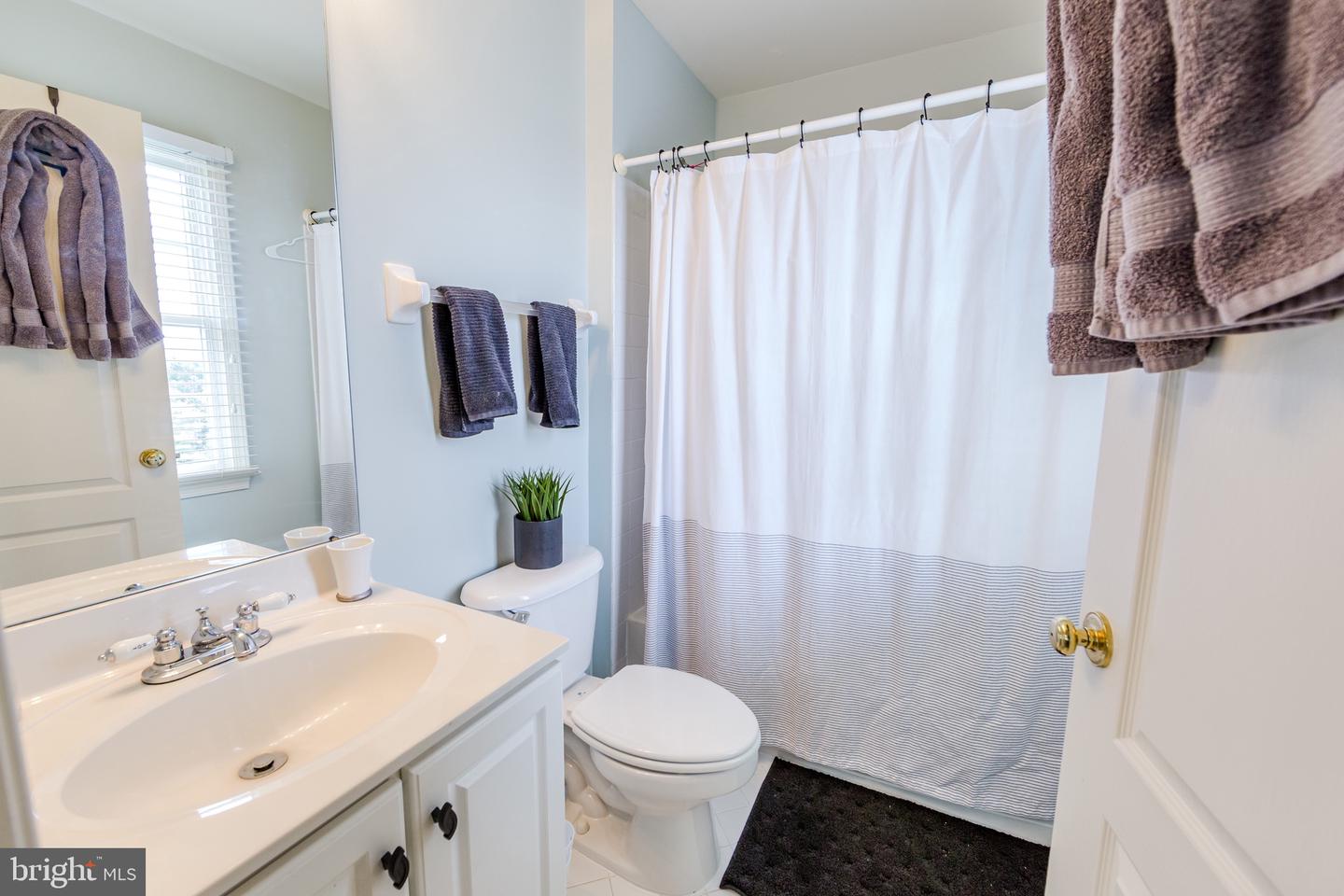 438 Bowen Dr