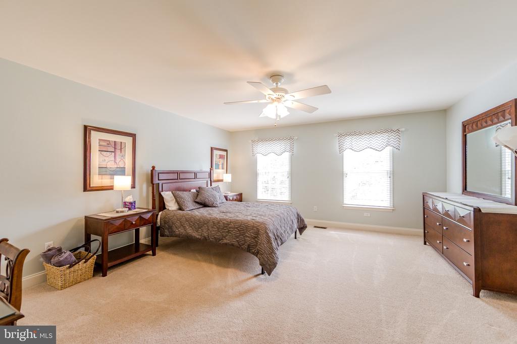 438 Bowen Dr