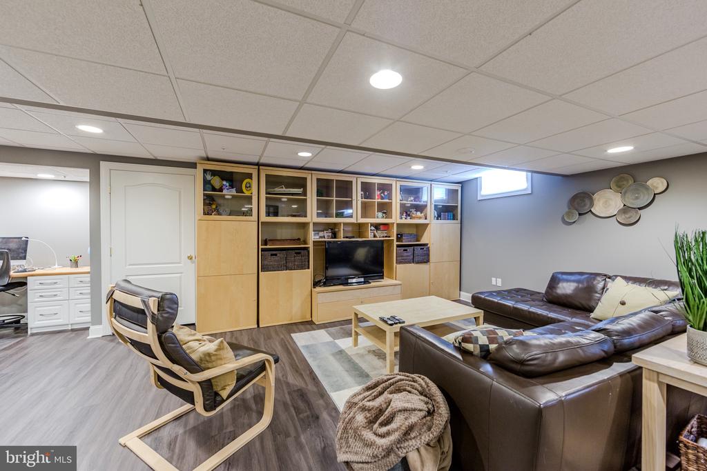 438 Bowen Dr