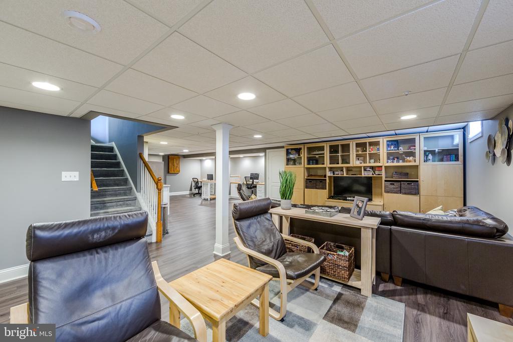 438 Bowen Dr