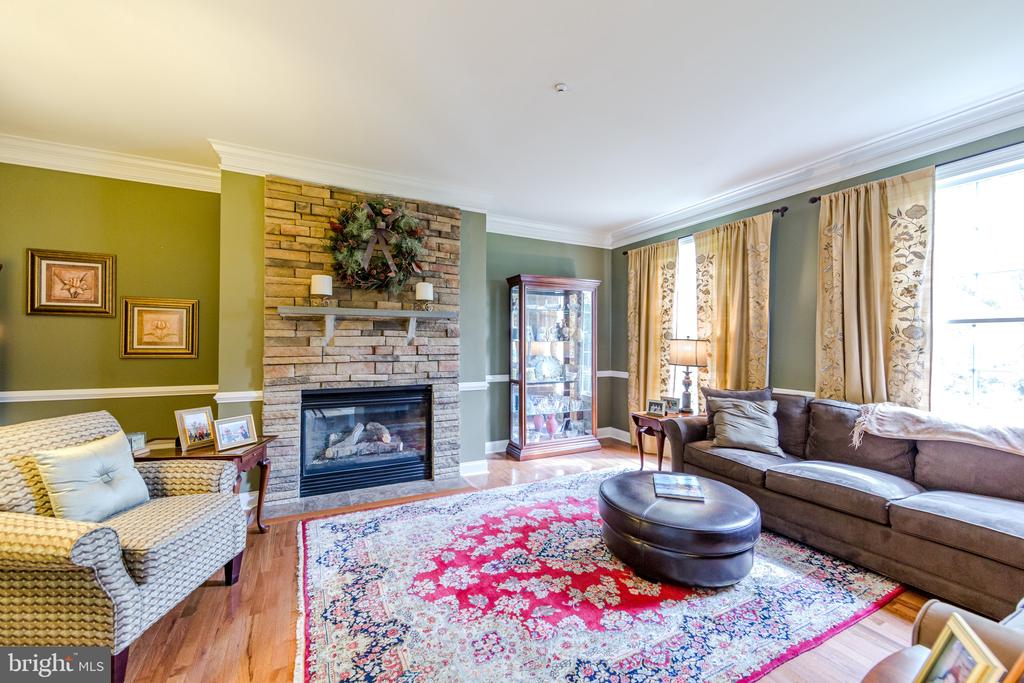 438 Bowen Dr