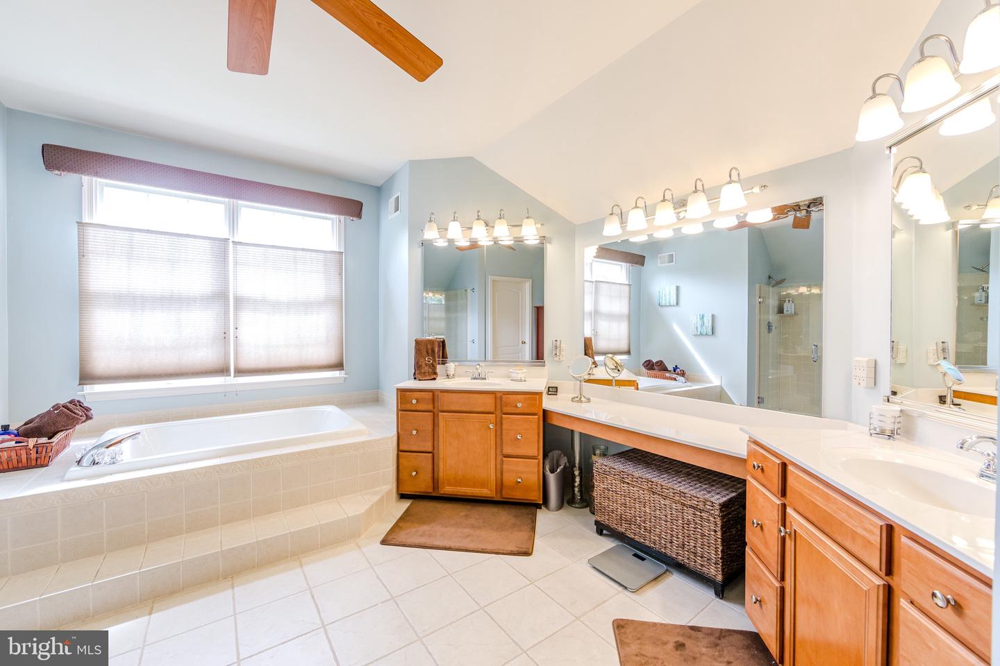 438 Bowen Dr
