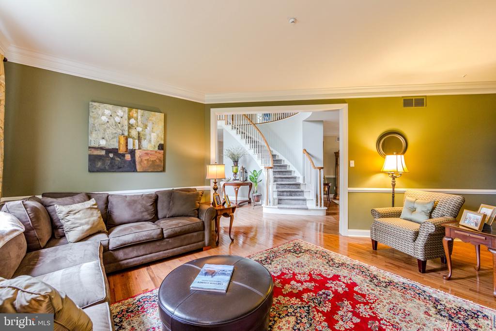 438 Bowen Dr