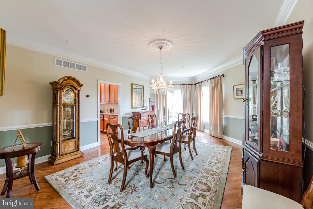 438 Bowen Dr