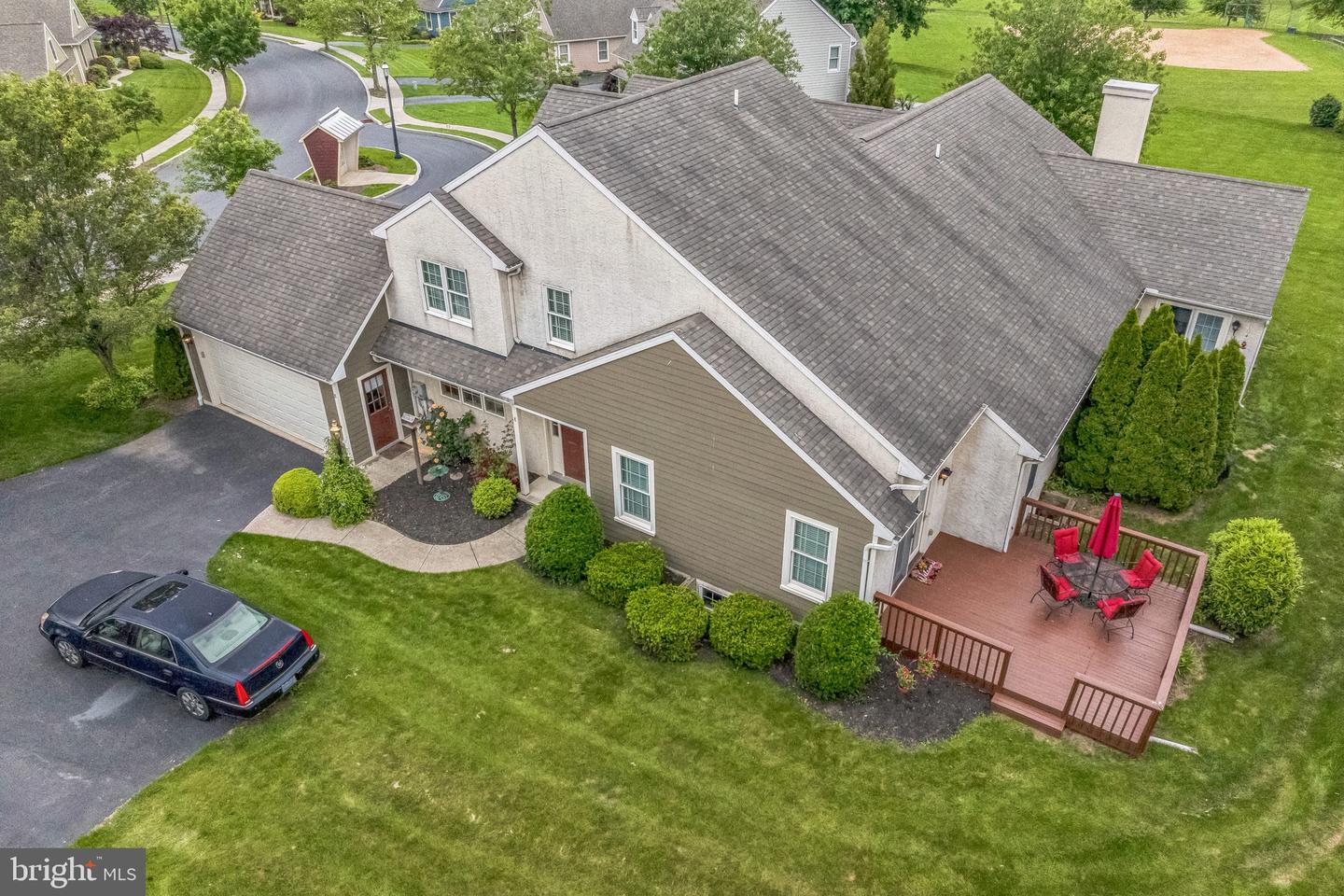 8 Parkside Dr