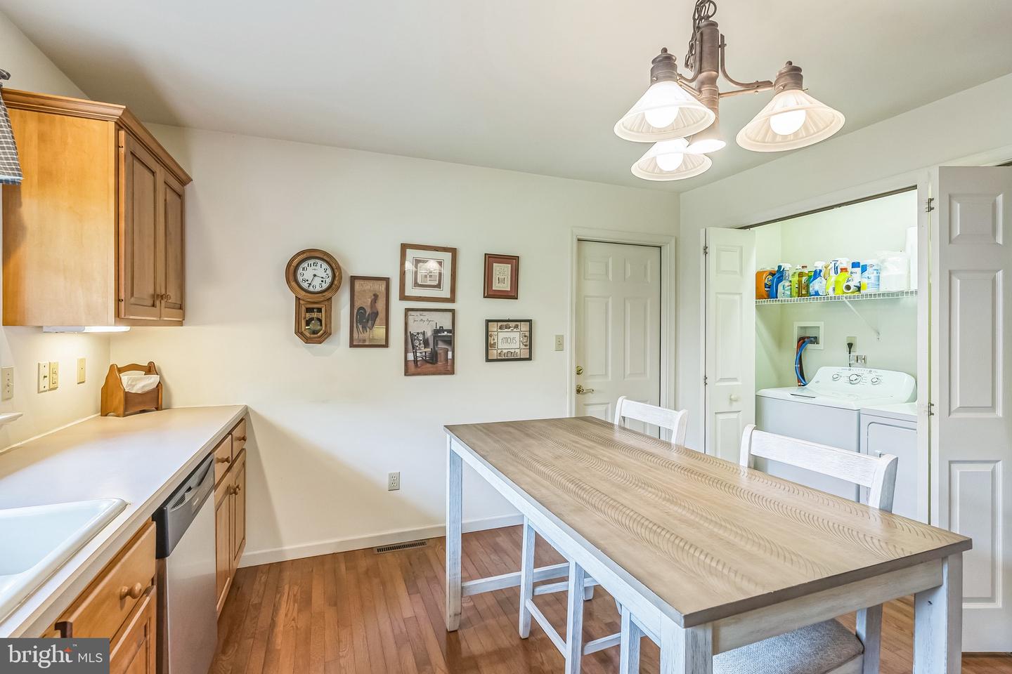 8 Parkside Dr