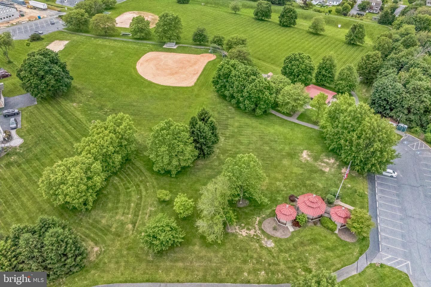 8 Parkside Dr