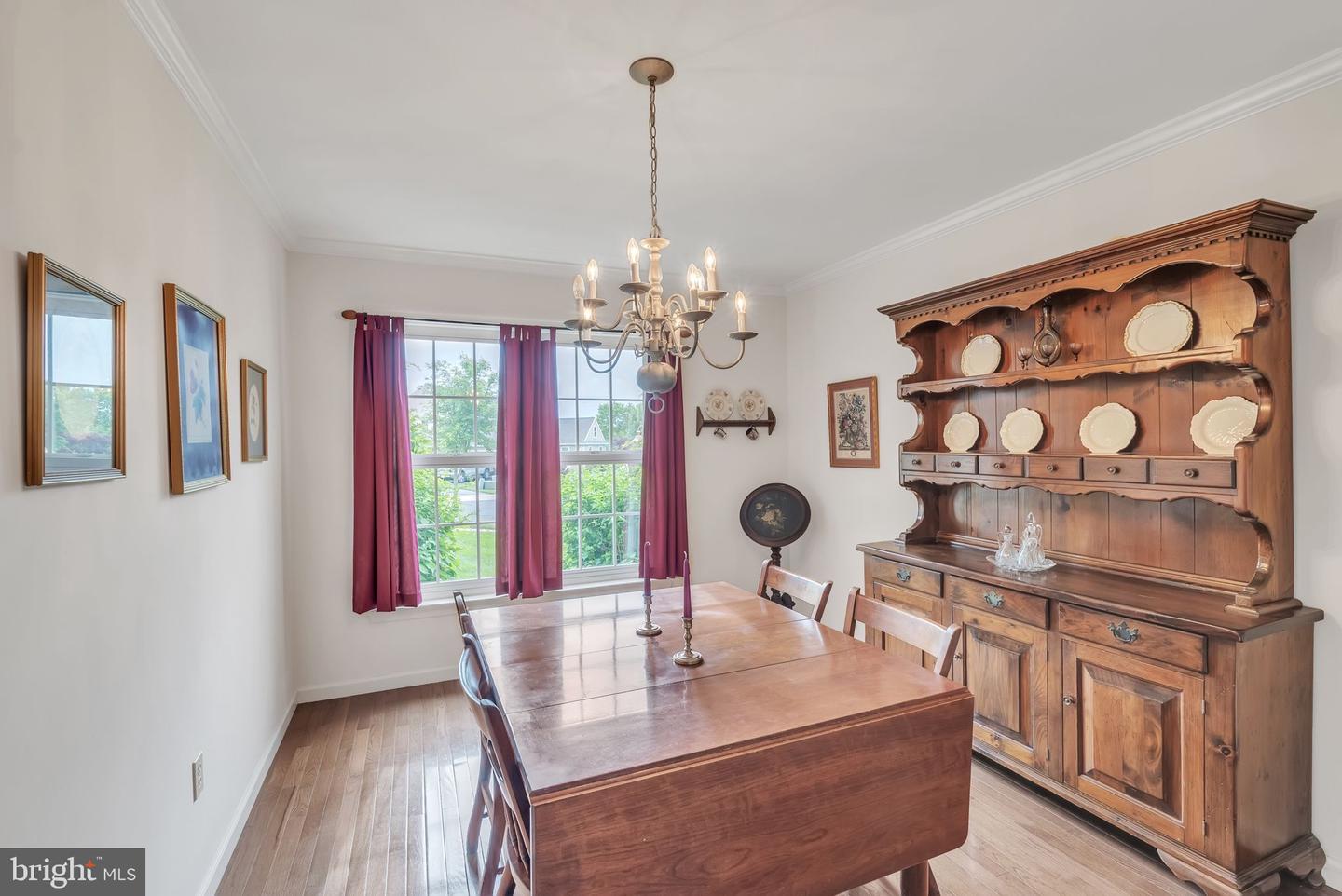 8 Parkside Dr