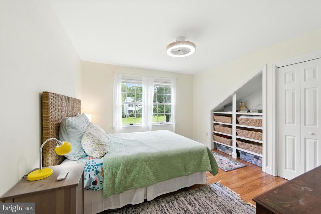 5 Yarmouth Ln