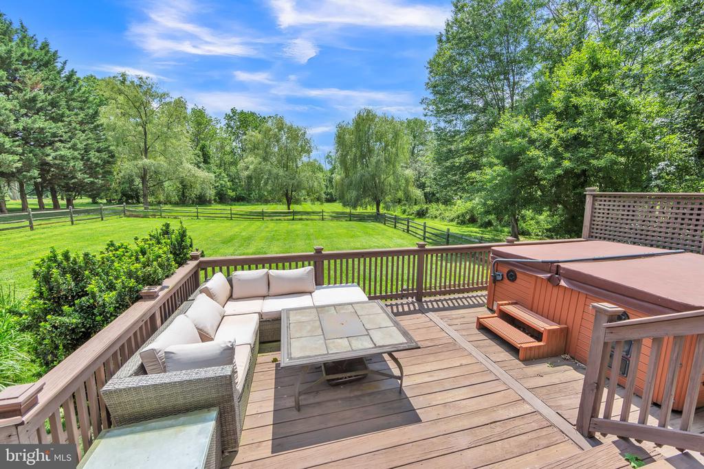 5 Yarmouth Ln