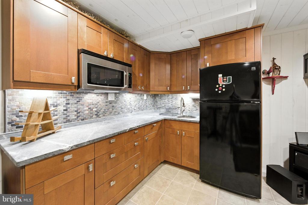 5 Yarmouth Ln