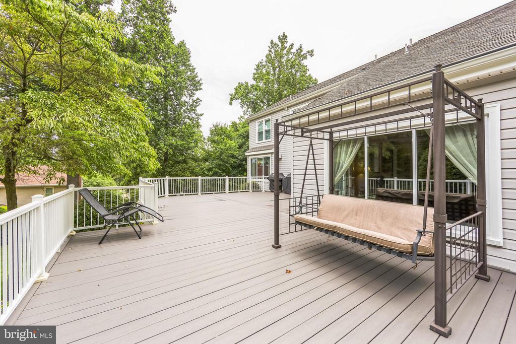 204 Hickory Dr