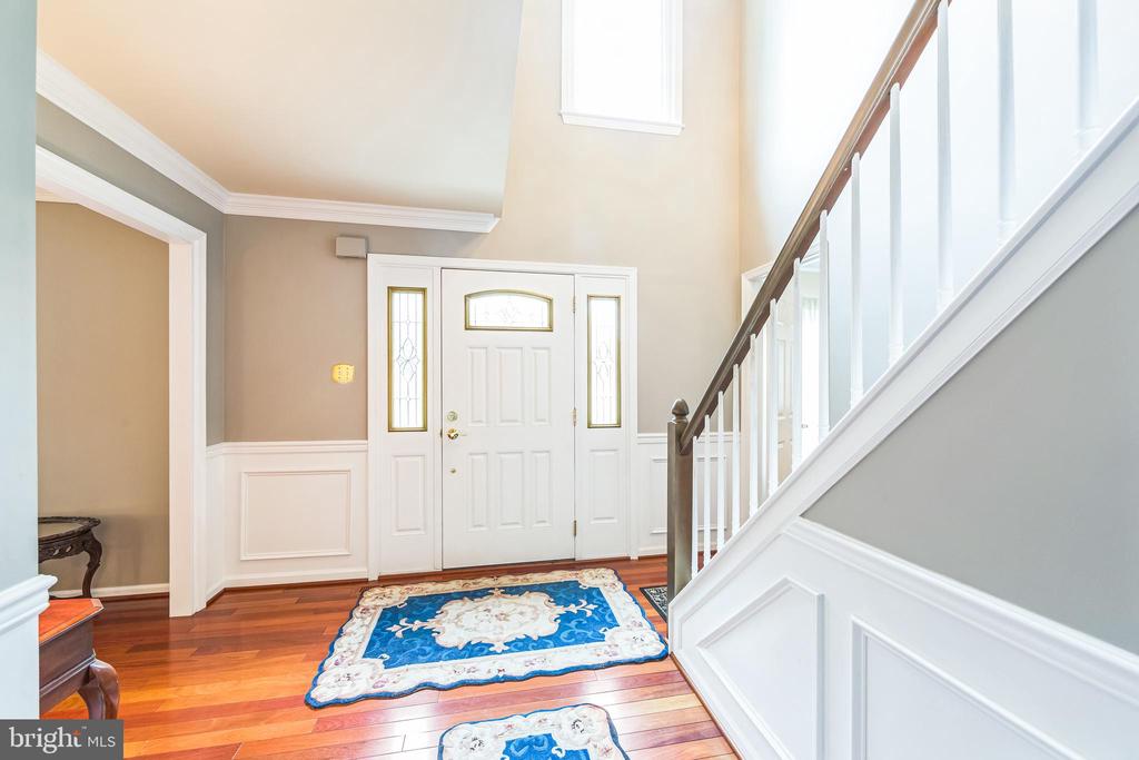 204 Hickory Dr