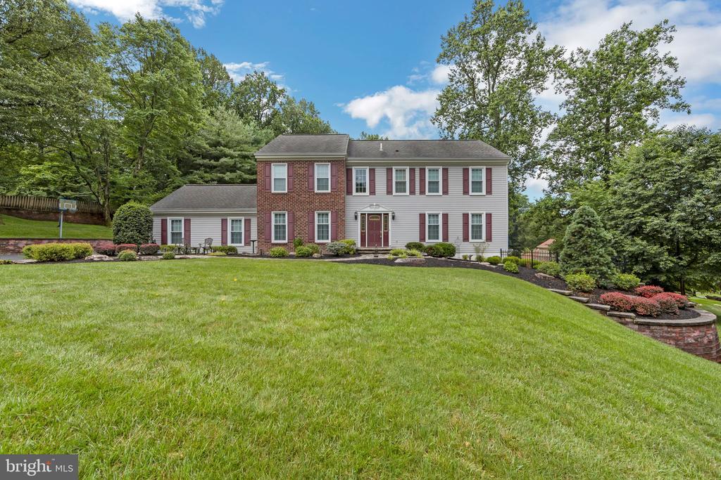 204 Hickory Dr