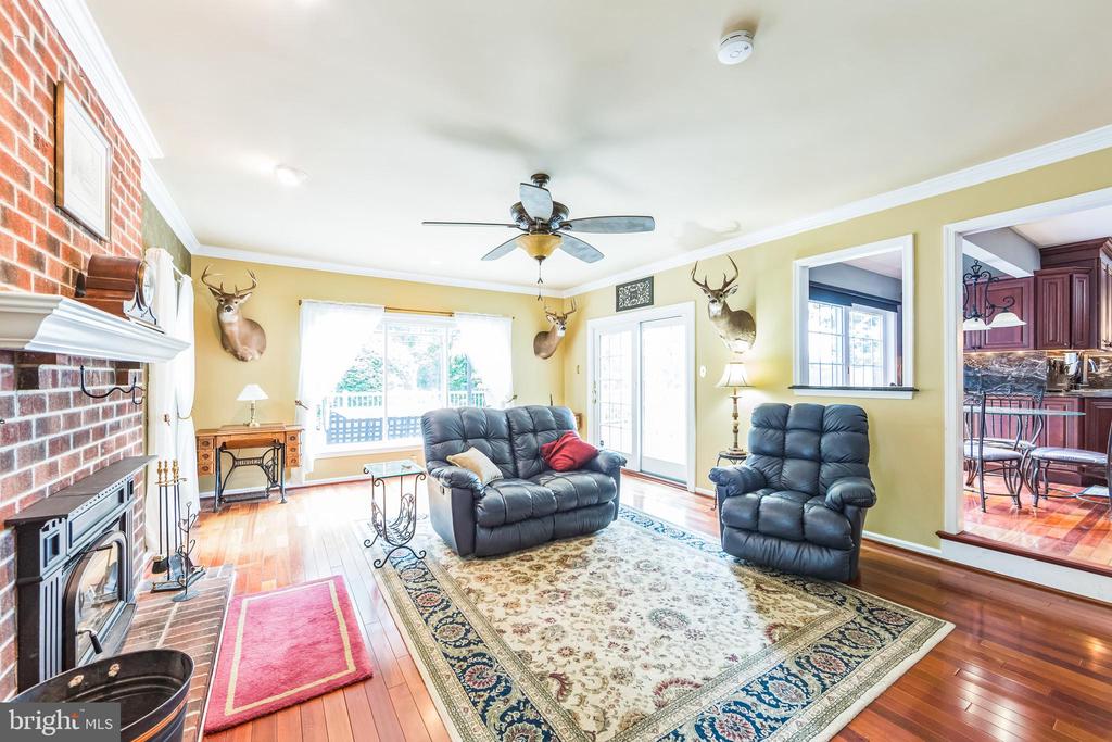 204 Hickory Dr