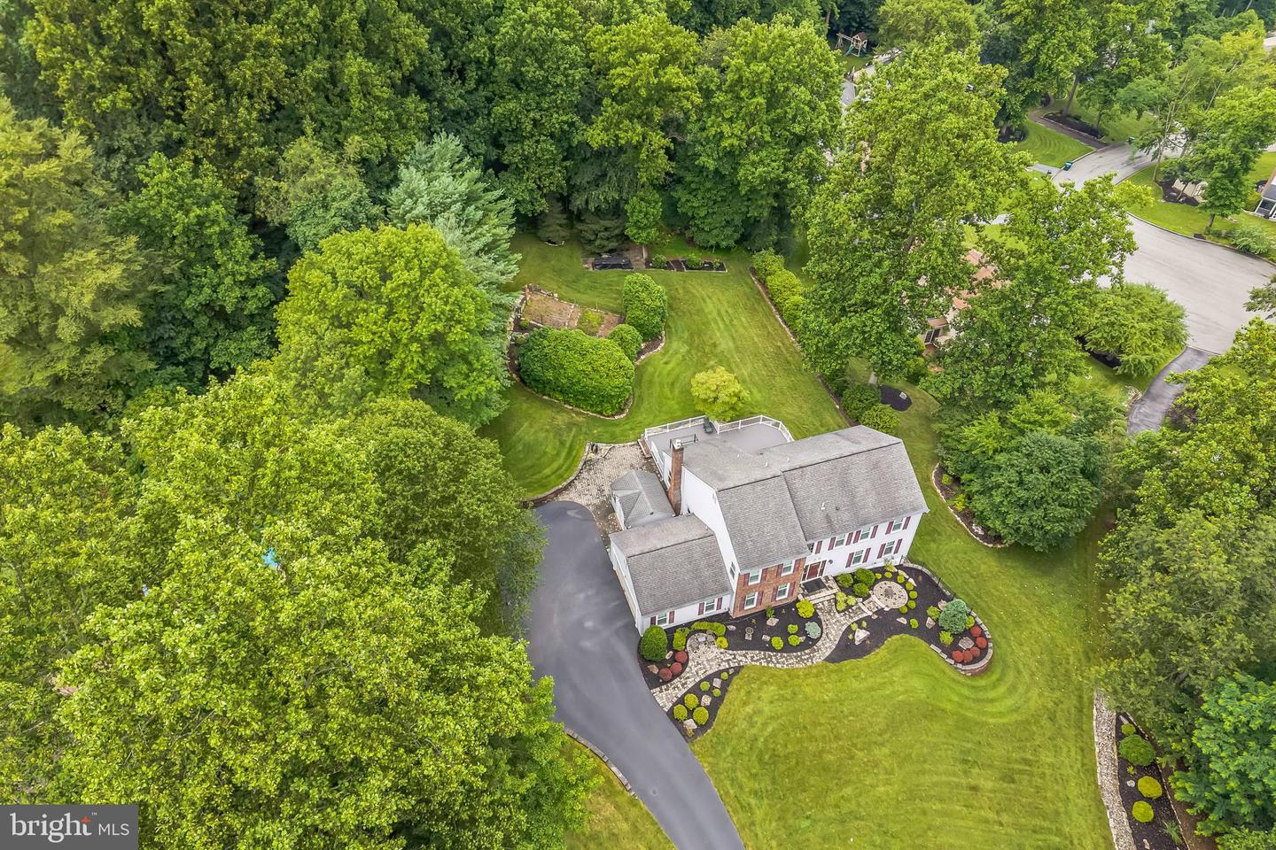 204 Hickory Dr