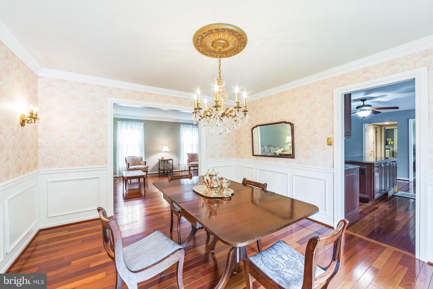 204 Hickory Dr