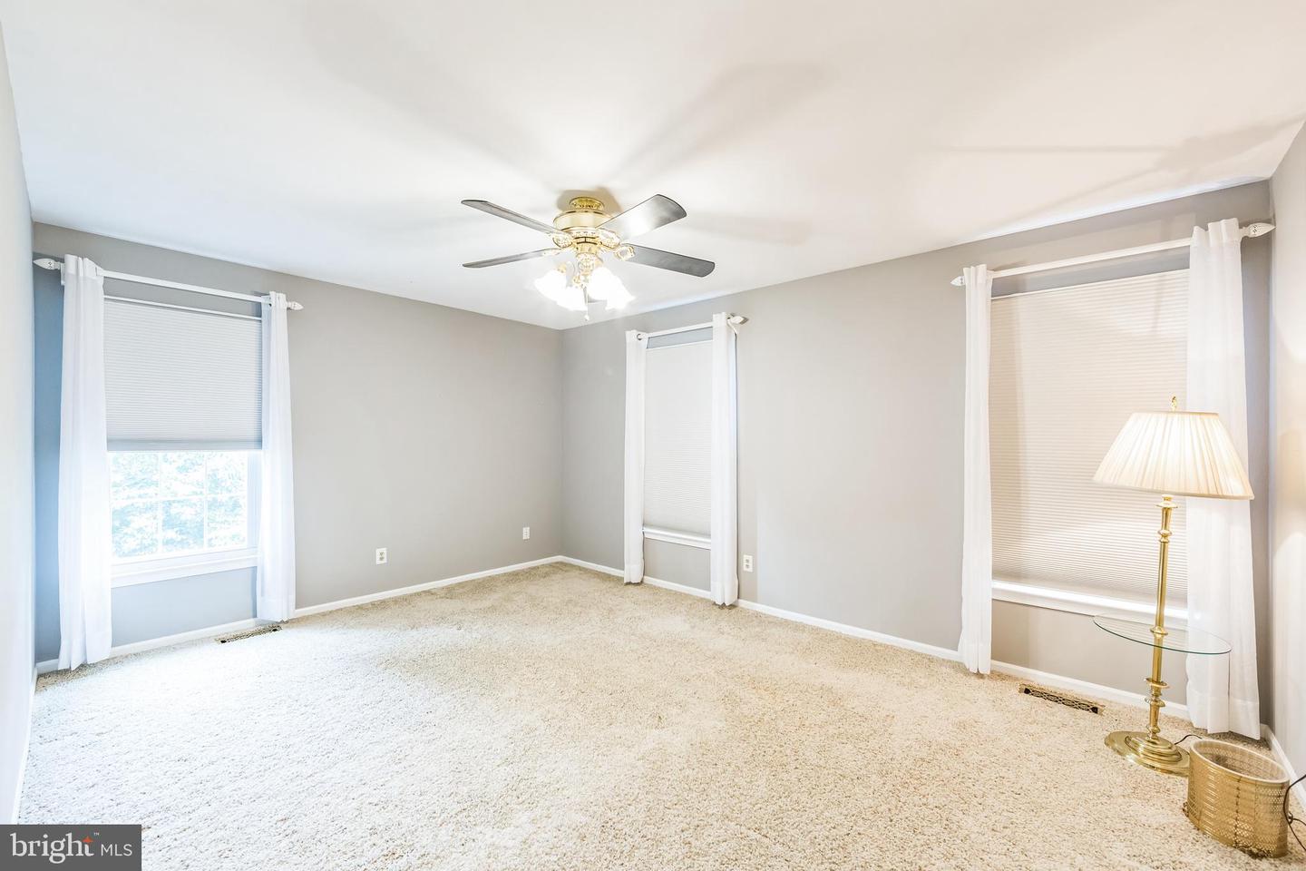204 Hickory Dr