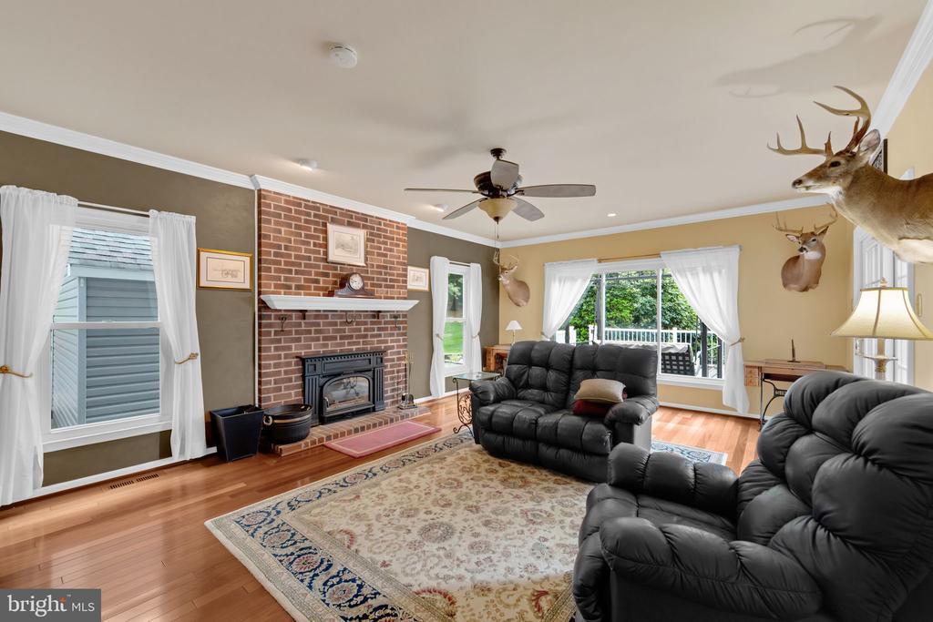 204 Hickory Dr