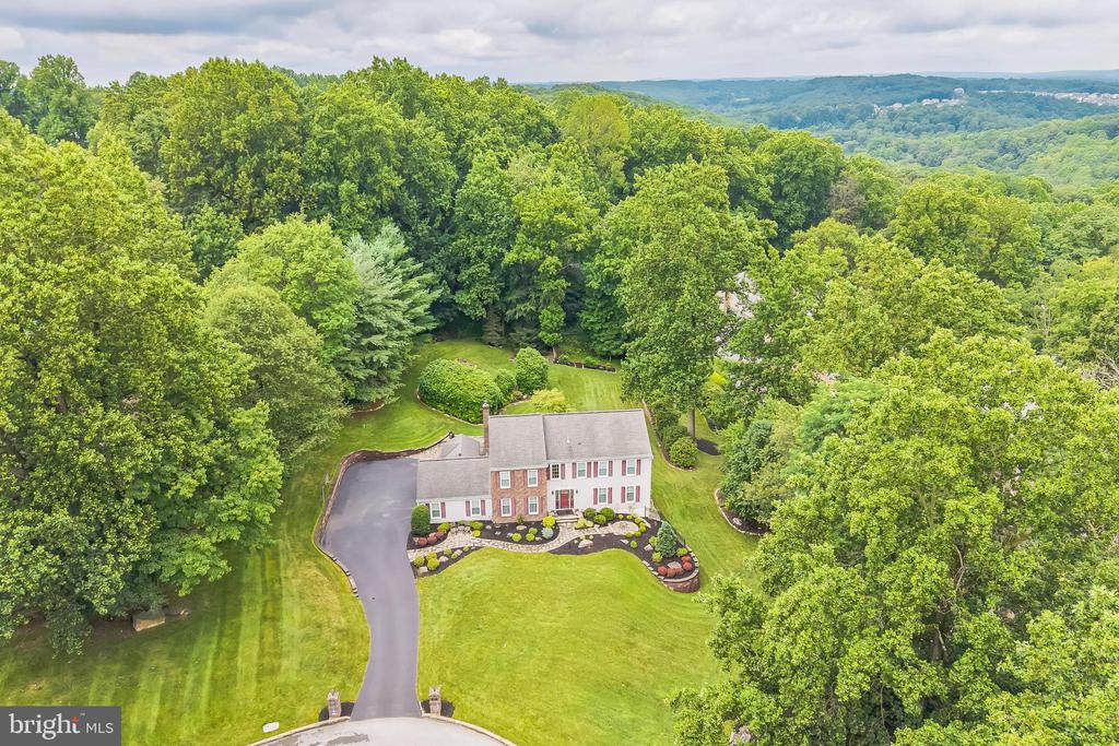 204 Hickory Dr