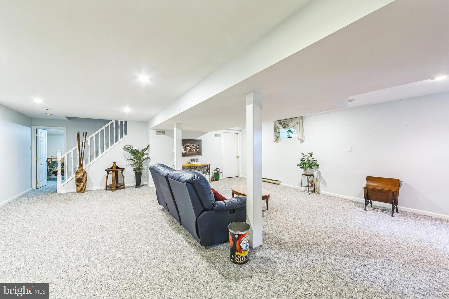 204 Hickory Dr