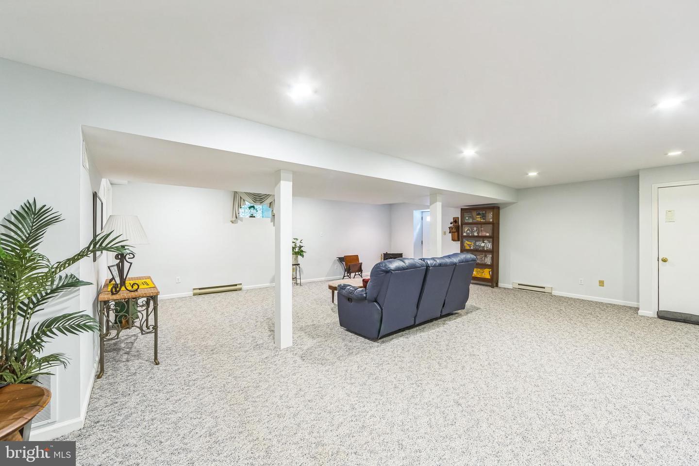 204 Hickory Dr