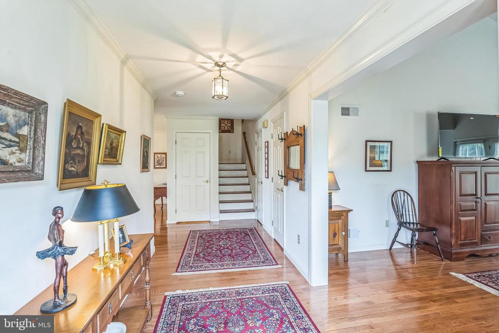 8 PARKSIDE DRIVE