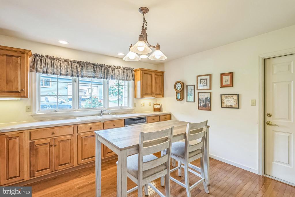 8 PARKSIDE DRIVE