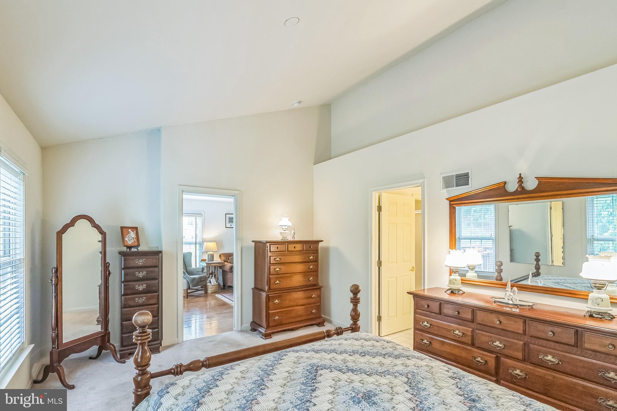 8 PARKSIDE DRIVE