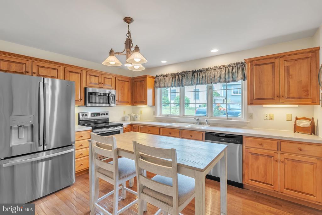 8 PARKSIDE DRIVE