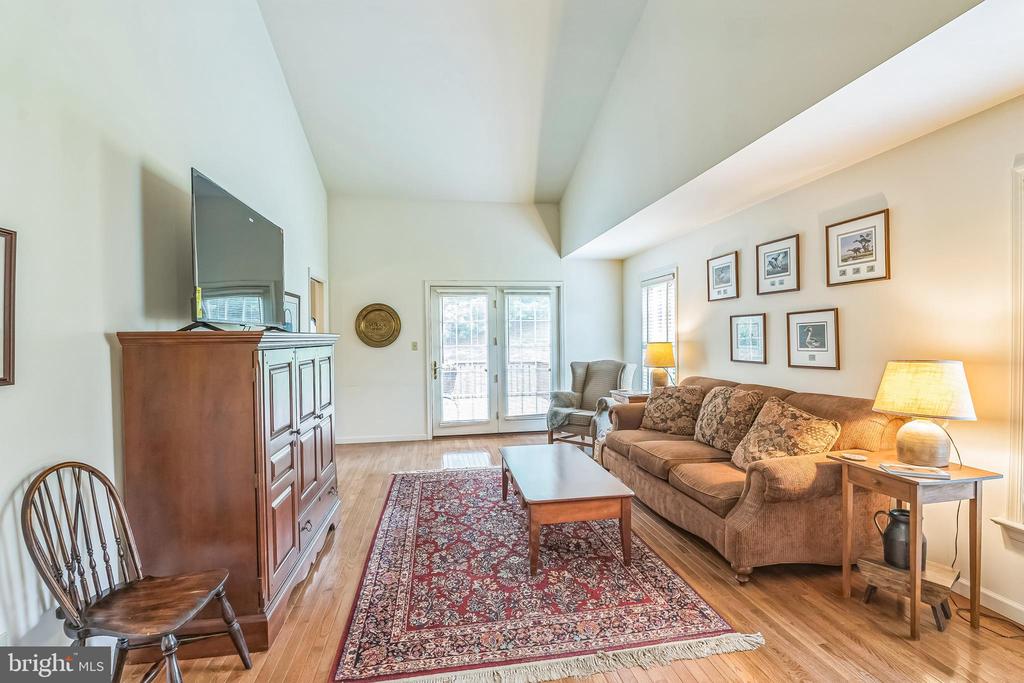 8 PARKSIDE DRIVE