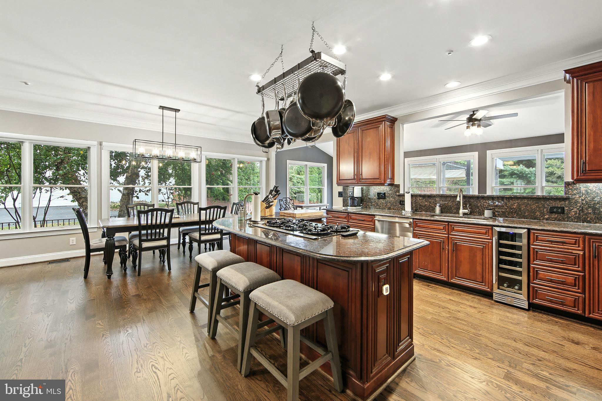 306 LANDERS COURT