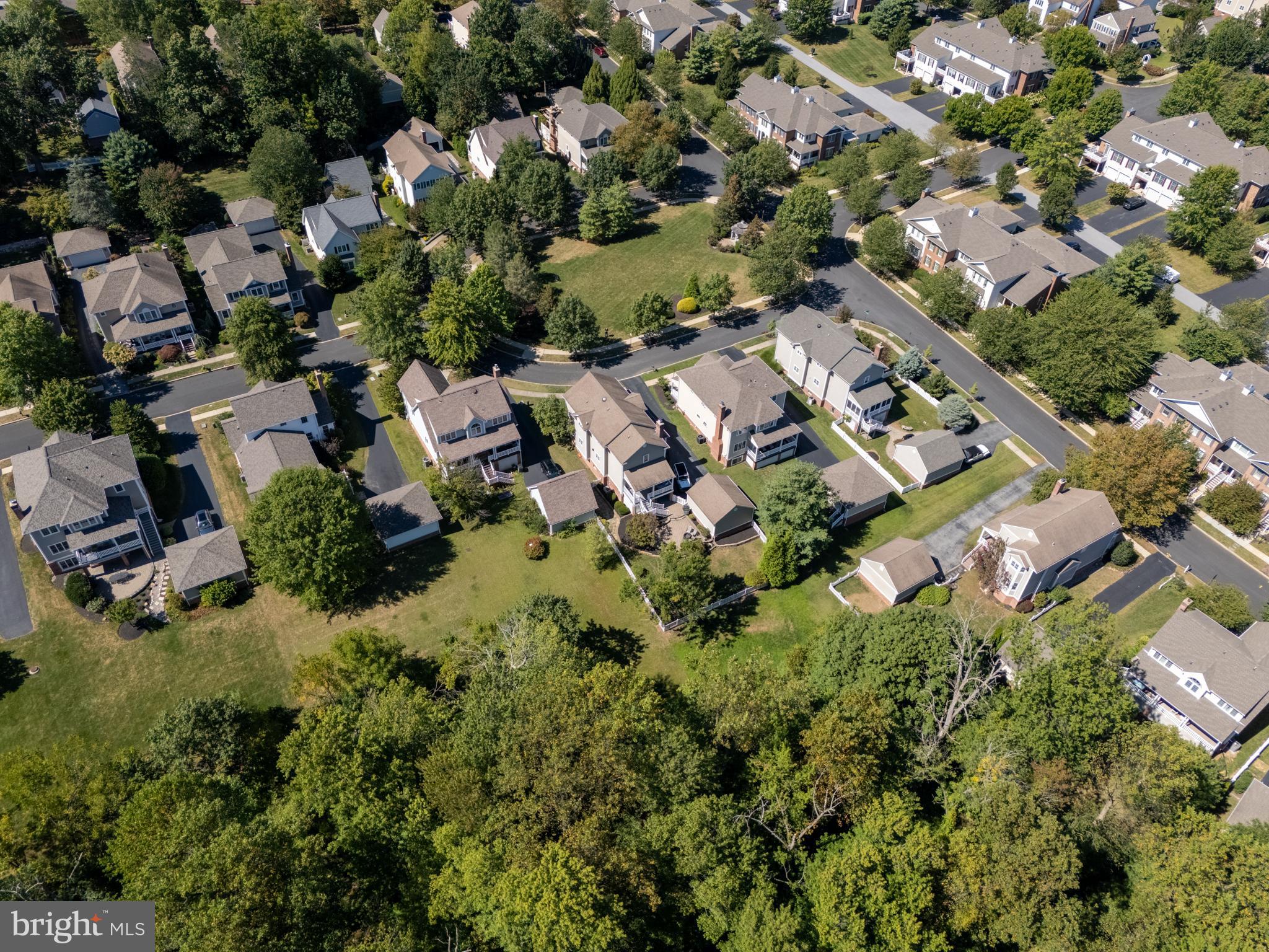 955 PINEHURST DRIVE