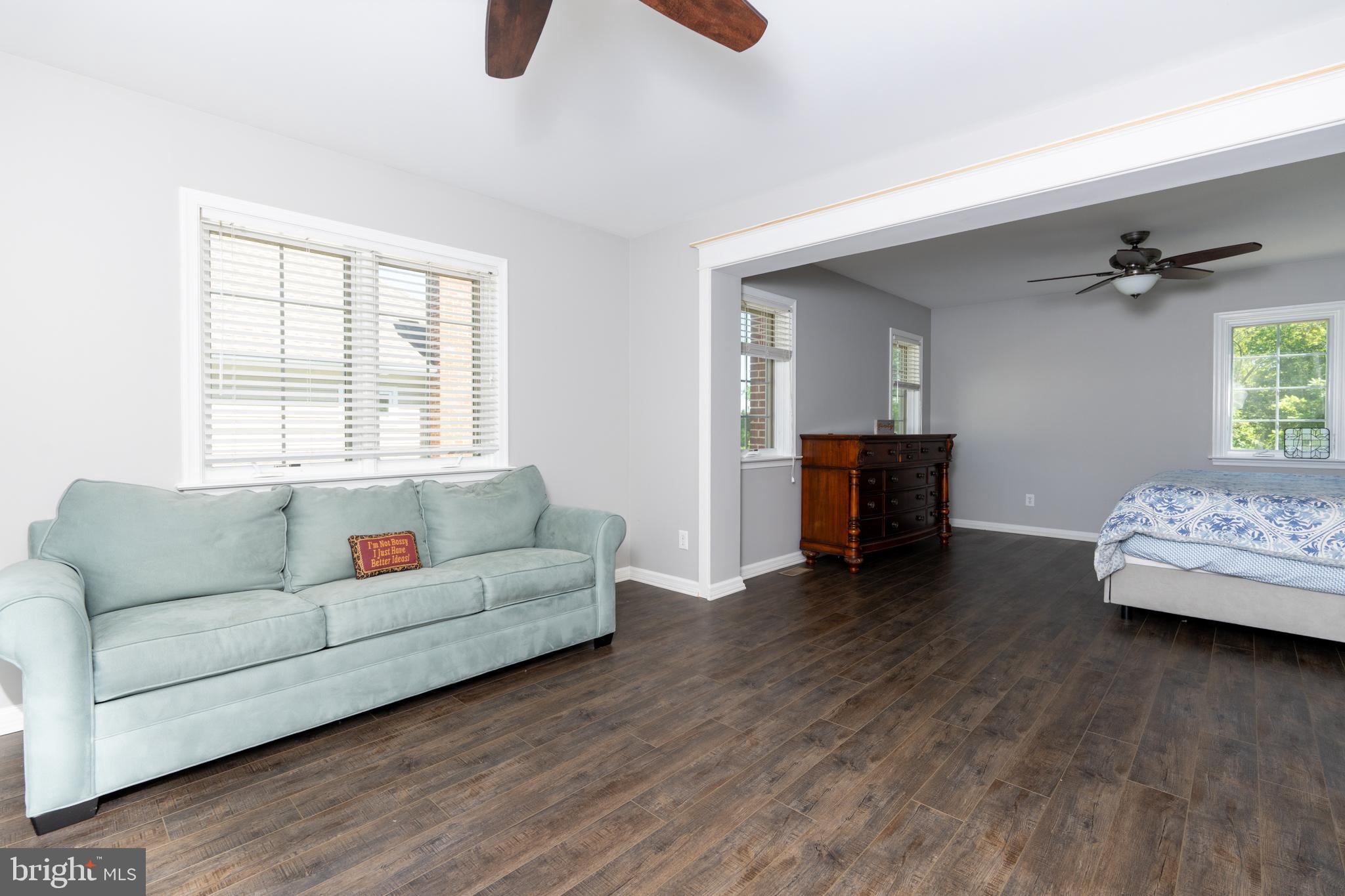 955 PINEHURST DRIVE