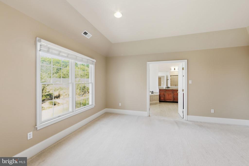 2114 FERNCROFT LANE