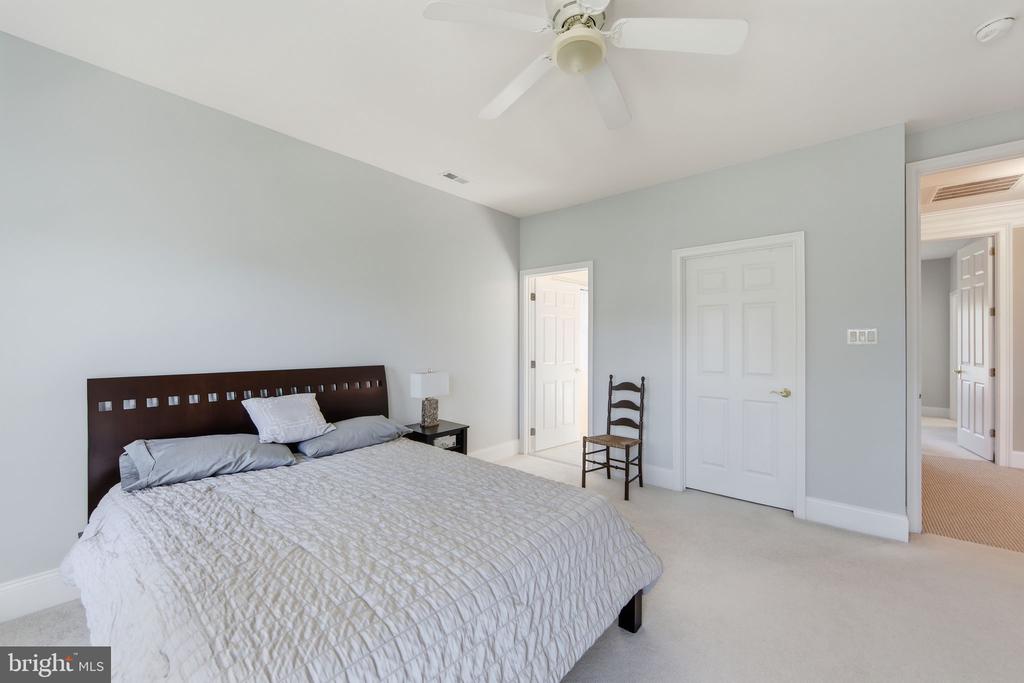 2114 FERNCROFT LANE