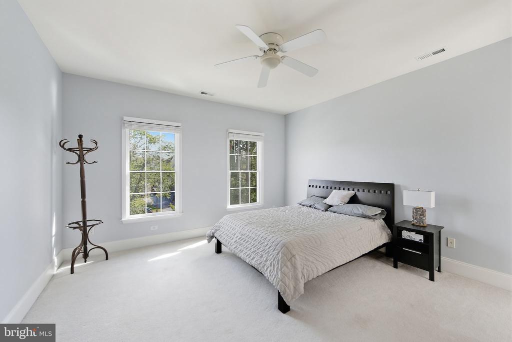 2114 FERNCROFT LANE