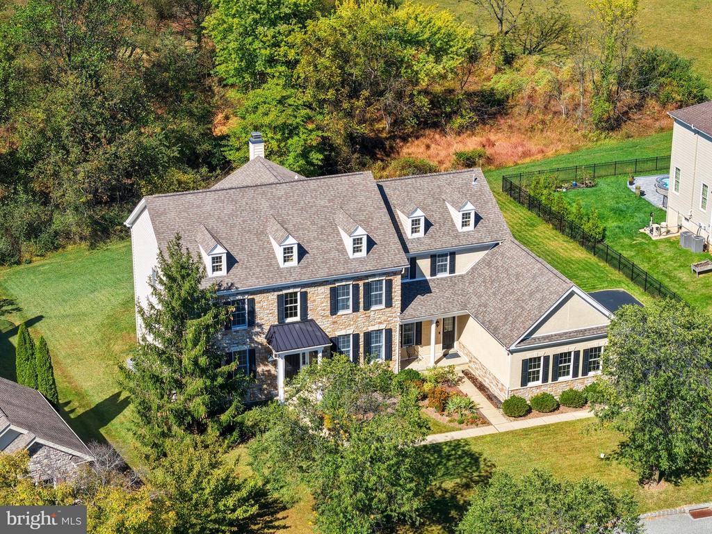 2114 FERNCROFT LANE