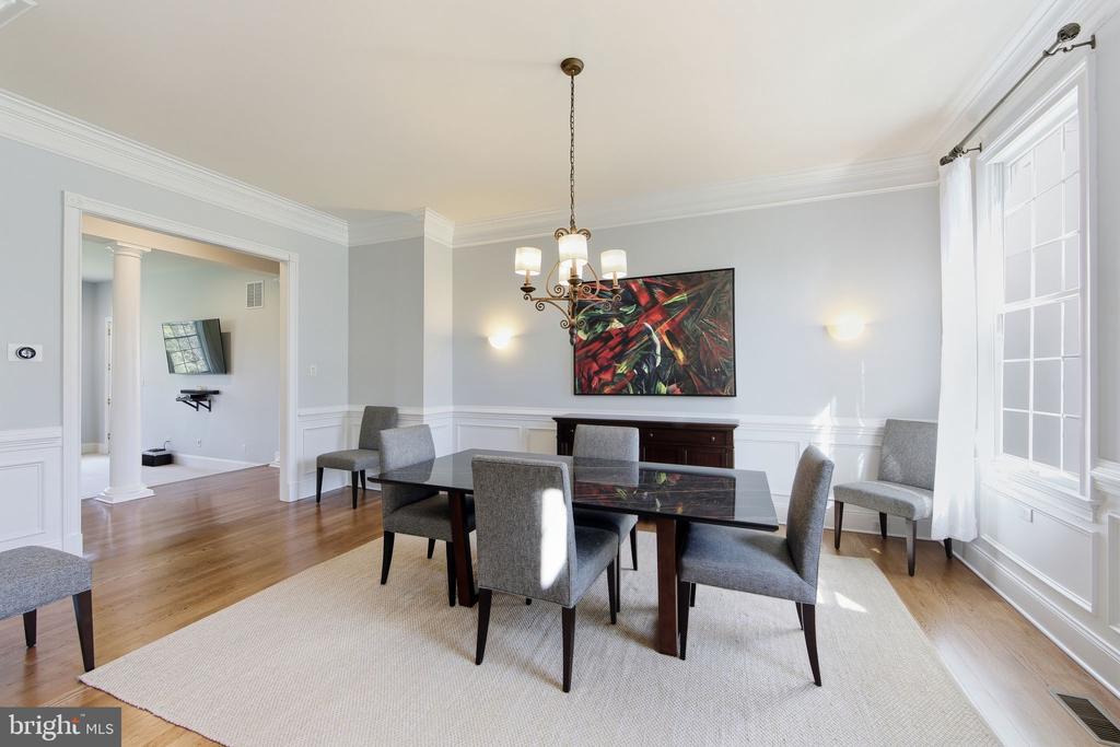 2114 FERNCROFT LANE
