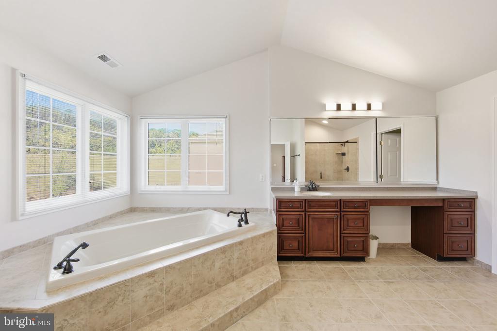 2114 FERNCROFT LANE
