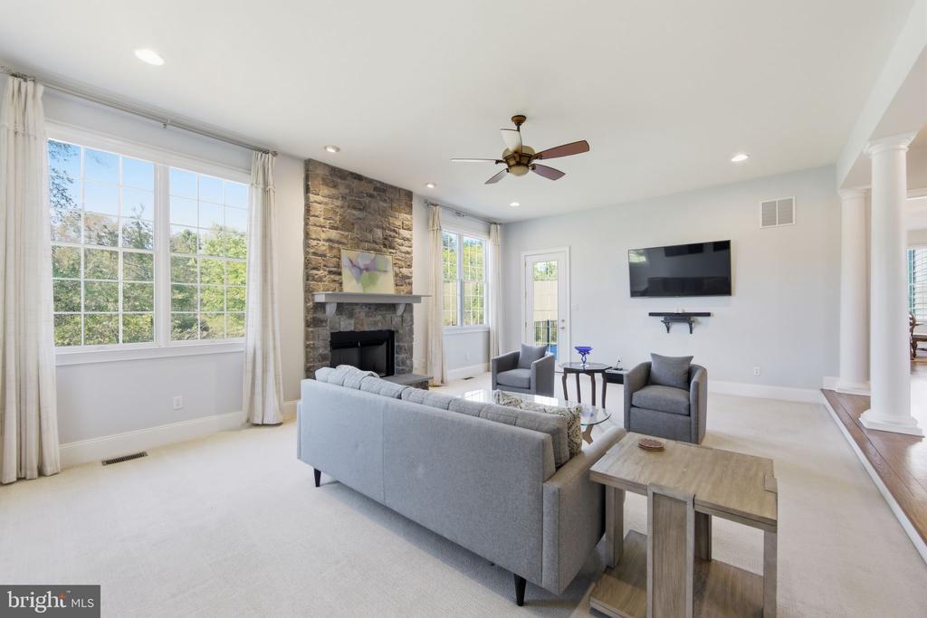 2114 FERNCROFT LANE