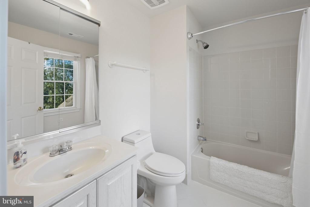 2114 FERNCROFT LANE
