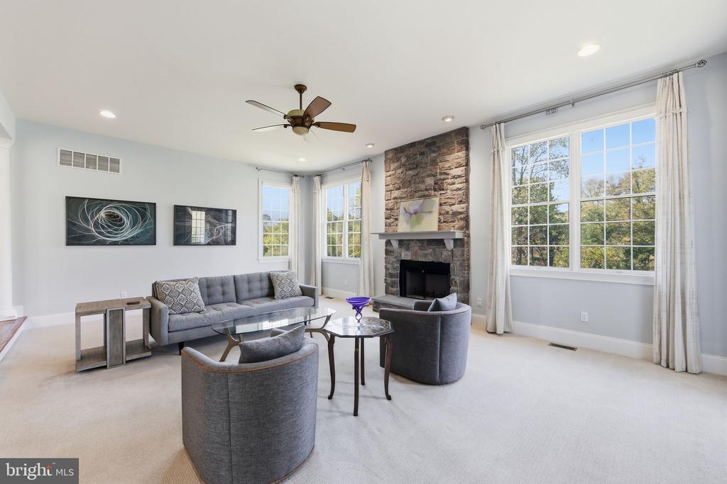 2114 FERNCROFT LANE