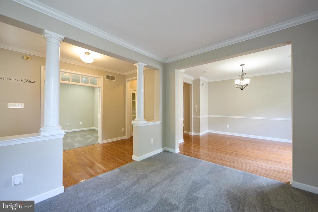 112 LINDLEY LANE